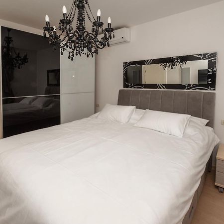 Lavanda Residence With Heated Pool Trogir Split Donji Okrug  エクステリア 写真
