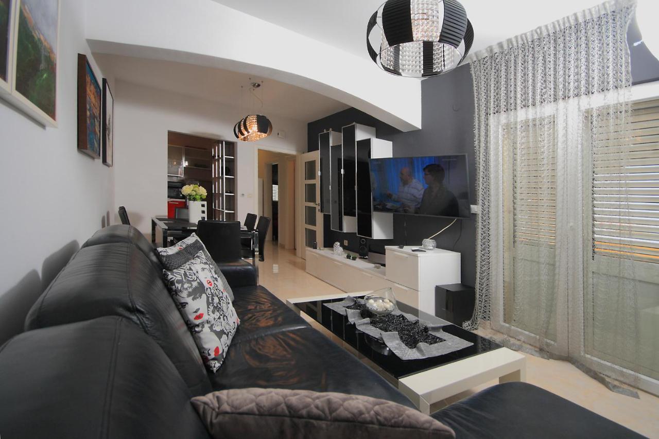 Lavanda Residence With Heated Pool Trogir Split Donji Okrug  エクステリア 写真
