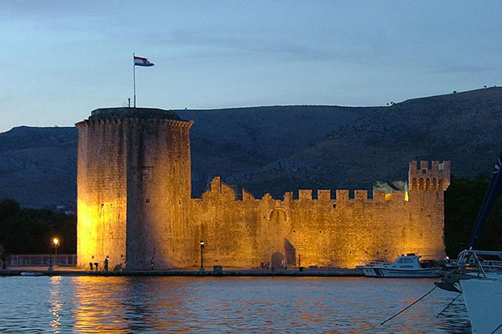 Lavanda Residence With Heated Pool Trogir Split Donji Okrug  エクステリア 写真
