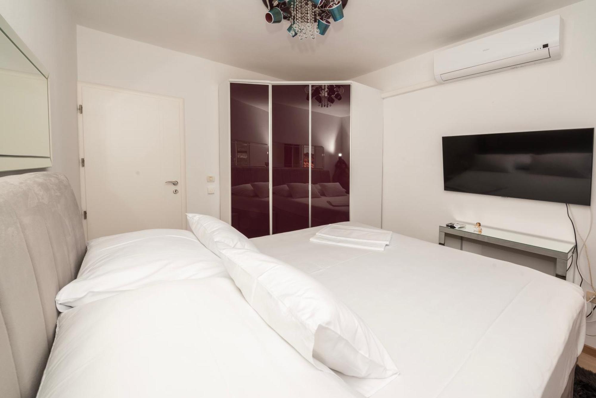 Lavanda Residence With Heated Pool Trogir Split Donji Okrug  エクステリア 写真