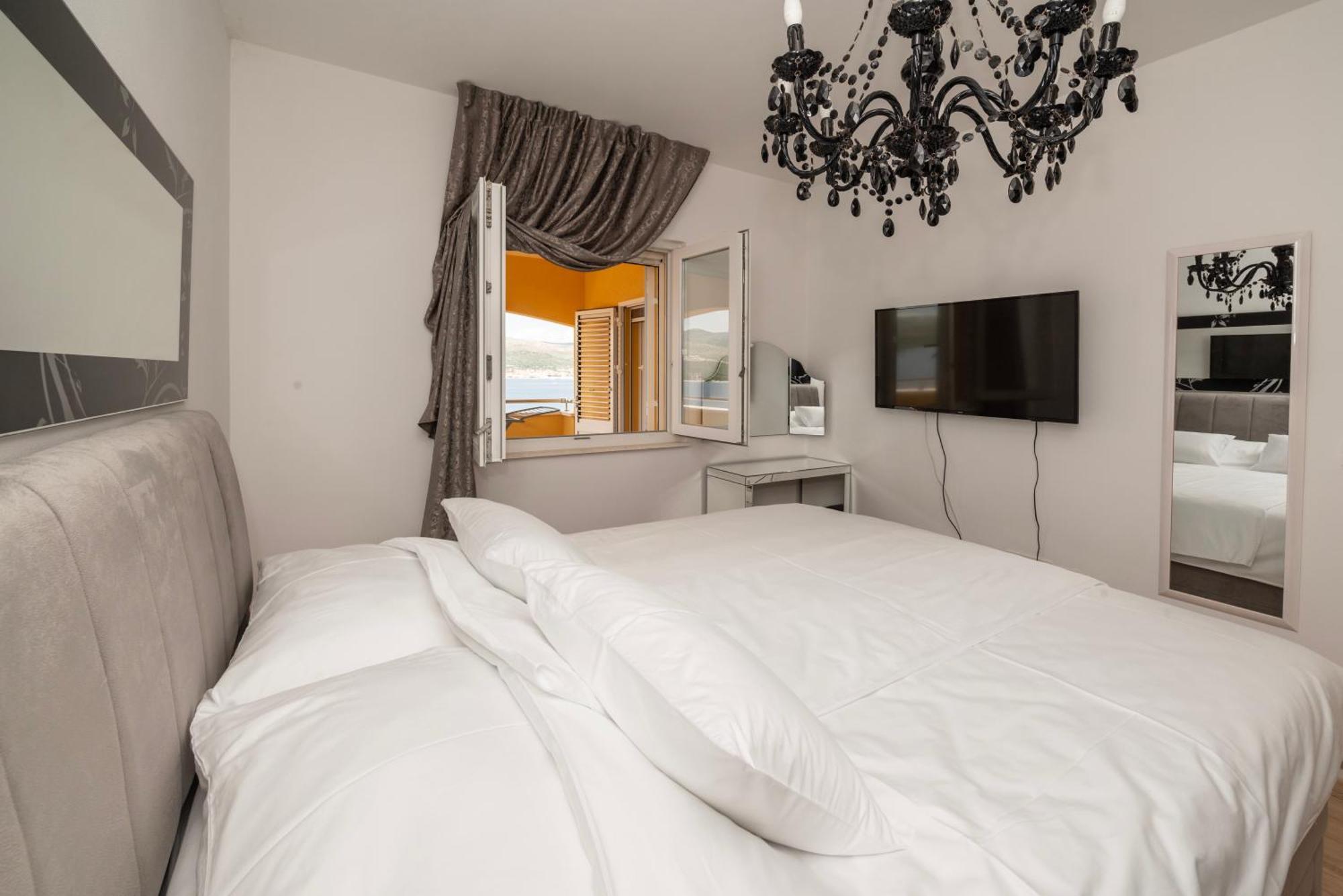 Lavanda Residence With Heated Pool Trogir Split Donji Okrug  エクステリア 写真