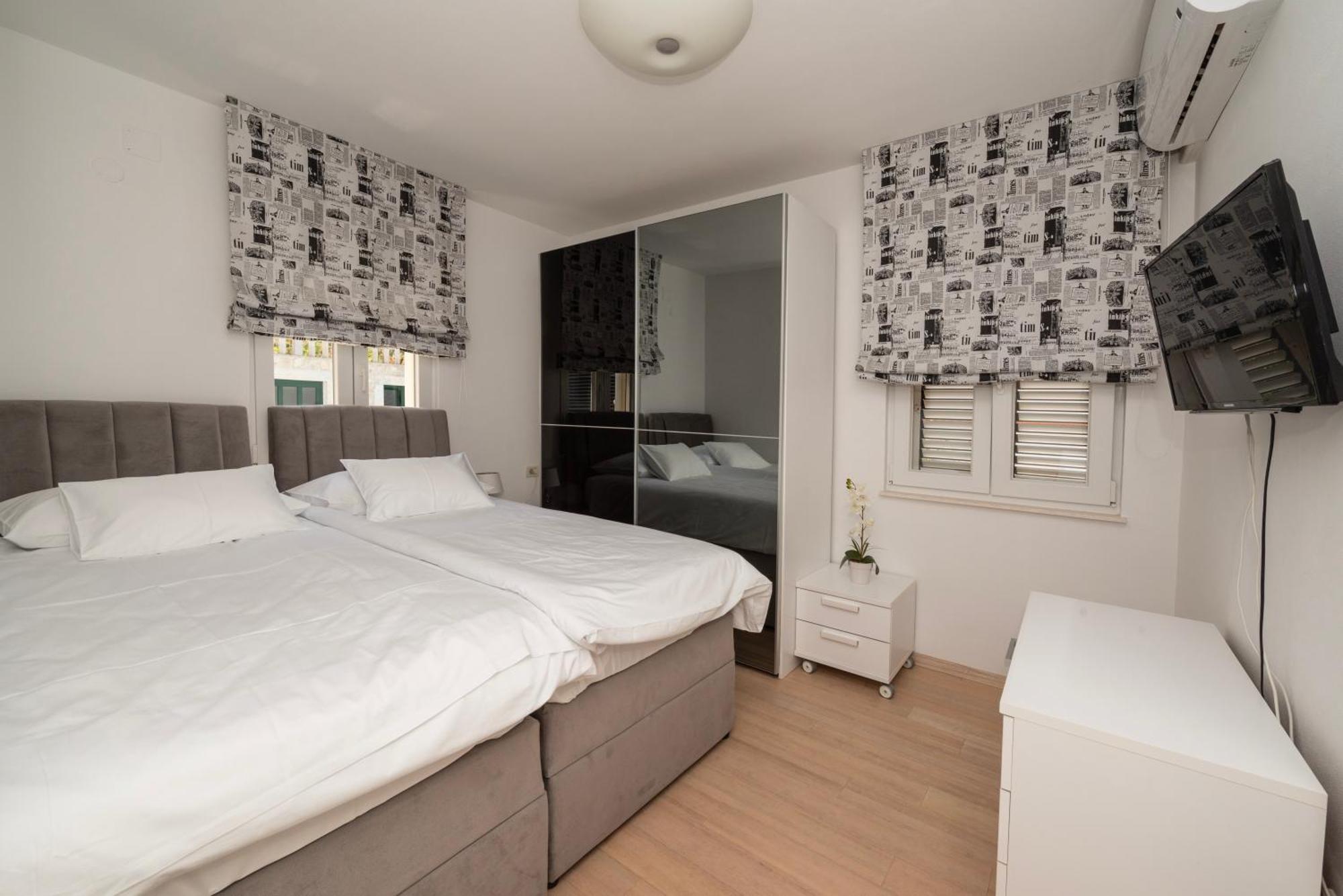 Lavanda Residence With Heated Pool Trogir Split Donji Okrug  エクステリア 写真