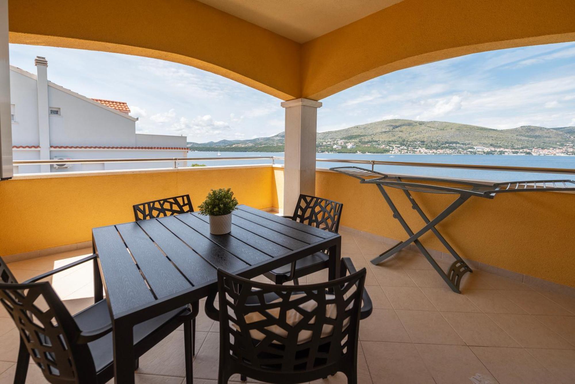 Lavanda Residence With Heated Pool Trogir Split Donji Okrug  エクステリア 写真