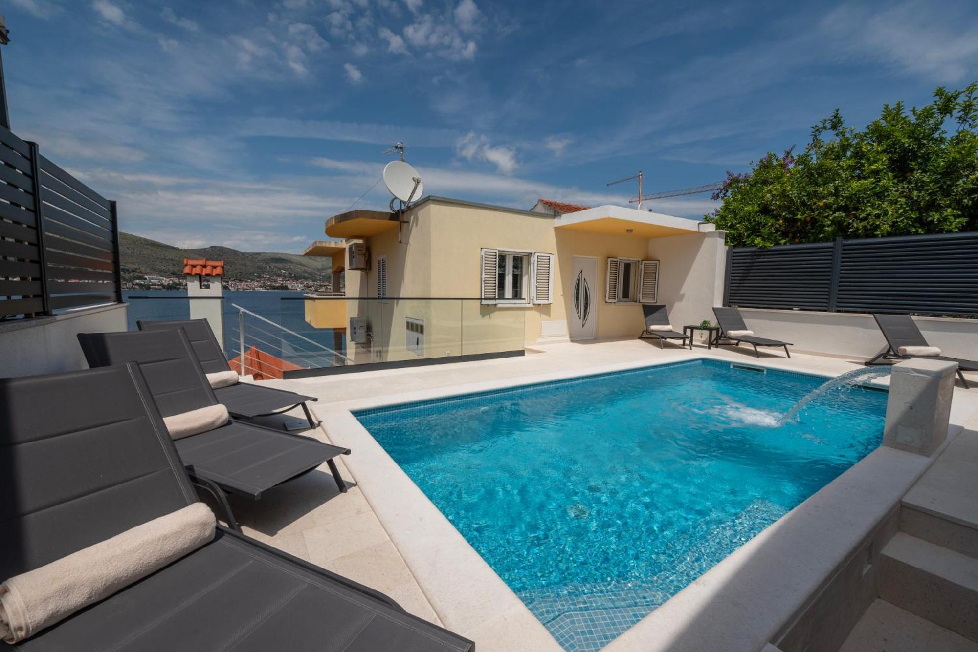 Lavanda Residence With Heated Pool Trogir Split Donji Okrug  エクステリア 写真