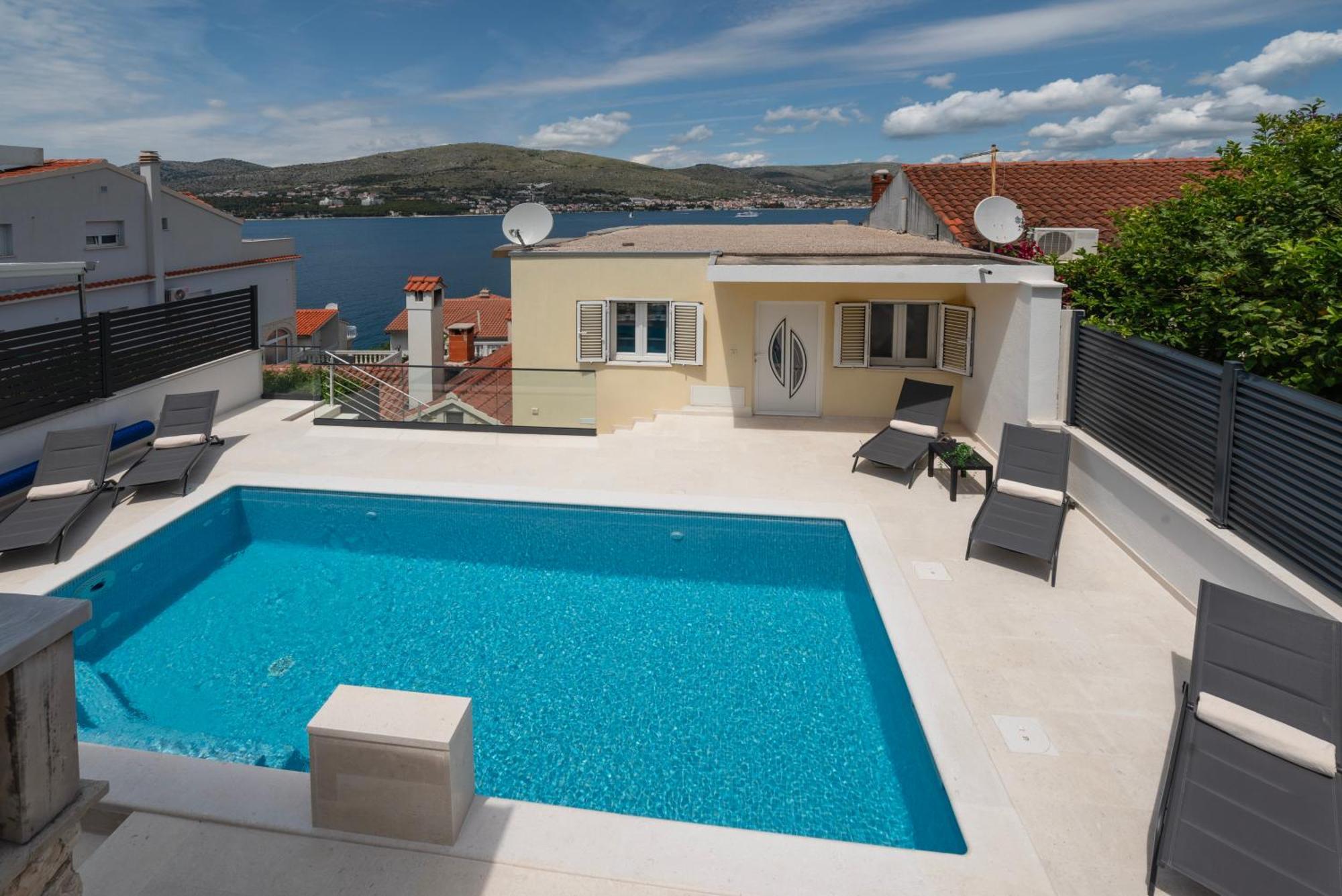 Lavanda Residence With Heated Pool Trogir Split Donji Okrug  エクステリア 写真