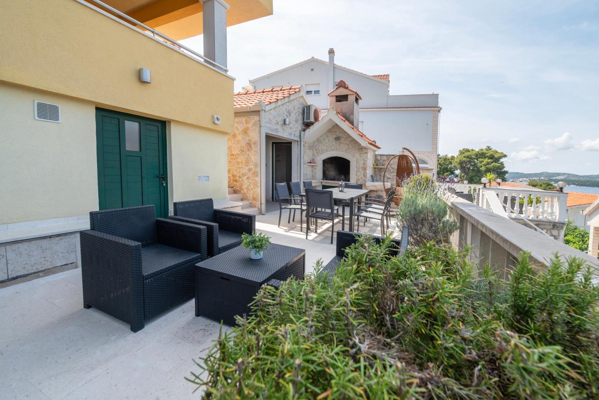 Lavanda Residence With Heated Pool Trogir Split Donji Okrug  エクステリア 写真