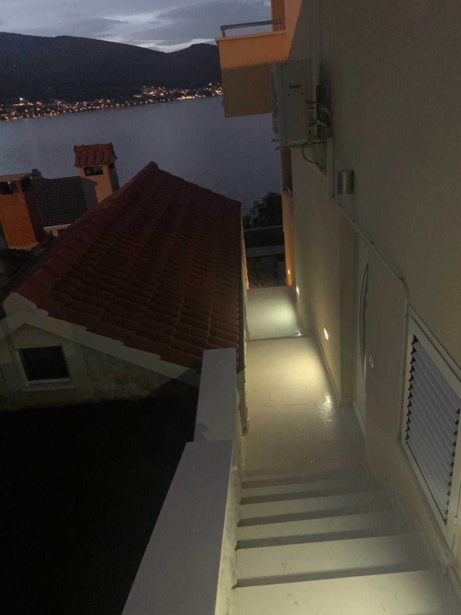 Lavanda Residence With Heated Pool Trogir Split Donji Okrug  エクステリア 写真